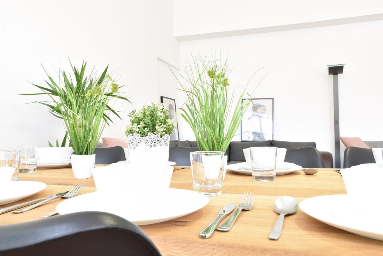 Riesiges Zentrales Apartment Mit Parkplatz インスブルック エクステリア 写真