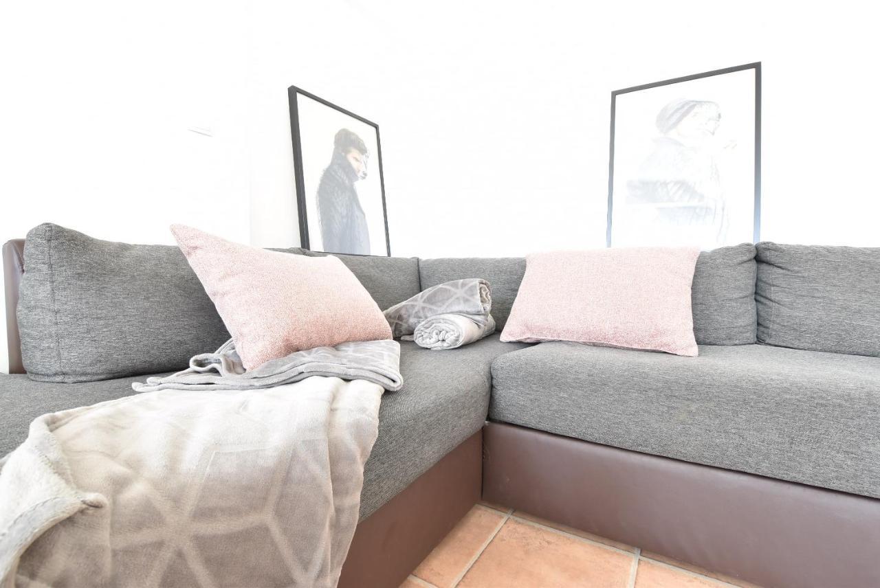 Riesiges Zentrales Apartment Mit Parkplatz インスブルック エクステリア 写真